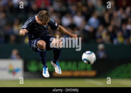 14. Mai 2011 - Carson, Kalifornien, USA - Sporting Kansas City Verteidiger Michael Harrington #2 in Aktion während der Major League Soccer Spiel zwischen Sporting Kansas City und Los Angeles Galaxy im Home Depot Center. (Kredit-Bild: © Brandon Parry/Southcreek Global/ZUMAPRESS.com) Stockfoto