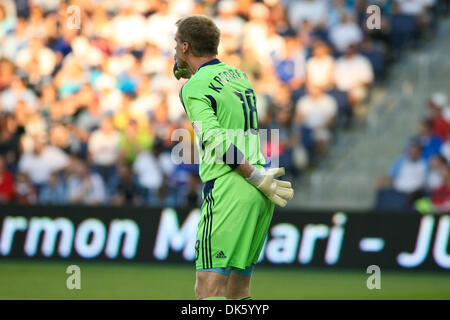 20. Juli 2011 - Kansas City, Kansas, leitet USA - Sporting KC Torwart Eric Kronberg (18) Teamkollegen. Zeichnen in ihrem ersten Spiel ihrer amerikanischen Tour im LIVESTRONG Sporting Park in Kansas City, Kansas, Newcastle United und Sporting KC zu einem 0: 0 gespielt. (Kredit-Bild: © Tyson Hofsommer/Southcreek Global/ZUMAPRESS.com) Stockfoto