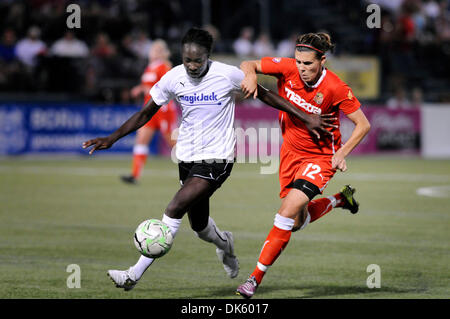 20. Juli 2011: MajicJack und Western New York Flash Sahlen Stadion in Rochester, New York in einer Frauen Professional Soccer (WPS) Matchup. Western New York Christine Sinclair (#12) und Tina Ellertson (#10) in Aktion. (Kredit-Bild: © Alan Schwartz/Cal Sport Media/ZUMAPRESS.com) Stockfoto