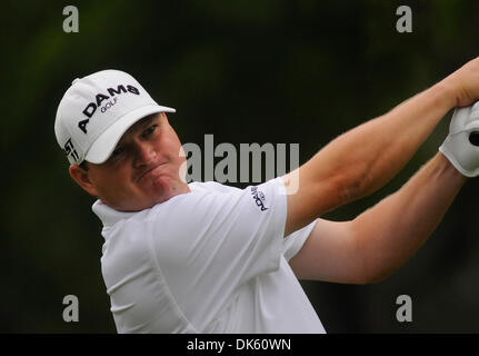 19. Mai 2011 - Fort Worth, Texas, USA - 19.05.2011. CHAD CAMPBELL schlägt seinen Abschlag auf das siebte Loch in der ersten Runde des Crowne Plaza Invitational im Colonial in Fort Worth, Texas. (Kredit-Bild: © Ralph Lauer/ZUMAPRESS.com) Stockfoto