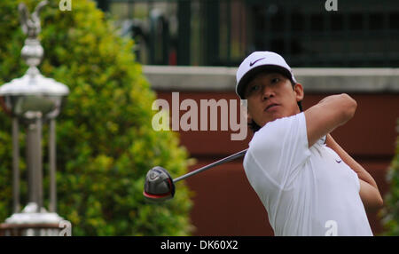 19. Mai 2011 - Fort Worth, Texas, USA - 19.05.2011. ANTHONY KIM Uhren seinen Abschlag auf dem ersten Loch Währenddes zuerst Runde des Crowne Plaza Invitational im Colonial in Fort Worth, Texas. (Kredit-Bild: © Ralph Lauer/ZUMAPRESS.com) Stockfoto