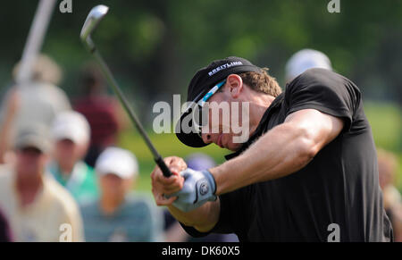 19. Mai 2011 - Fort Worth, Texas, USA - 19.05.2011. RICKY BARNES trifft seinen Abschlag am 10. Loch in der ersten Runde des Crowne Plaza Invitational im Colonial in Fort Worth, Texas. (Kredit-Bild: © Ralph Lauer/ZUMAPRESS.com) Stockfoto