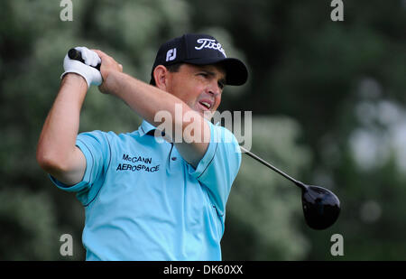 19. Mai 2011 - Fort Worth, Texas, USA - 19.05.2011. GREG CHALMERS Uhren seinen Abschlag aus dem dritten Loch in der ersten Runde des Crowne Plaza Invitational im Colonial in Fort Worth, Texas. (Kredit-Bild: © Ralph Lauer/ZUMAPRESS.com) Stockfoto