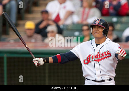 20. Mai 2011 - Cleveland, Ohio, USA - Cleveland Recht Fielder Shin-soo Choo (17) at bat im ersten Inning gegen Cincinnati.  Die Cleveland Indians versammelt, um den Cincinnati Reds 5-4 auf Progressive Field in Cleveland, Ohio zu besiegen. (Kredit-Bild: © Frank Jansky/Southcreek Global/ZUMAPRESS.com) Stockfoto