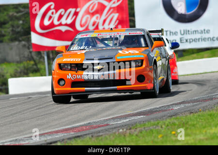 20. Mai 2011 - Bowmanville, Ontario, Kanada - Alec Udell von Houston, TX fahren #06 (GTS) Momentum Autosport Chevrolet Camaro während der Praxis für die Victoria Day Speedfest Wochenende auf dem Mosport International Raceway. (Kredit-Bild: © Keith Hamilton/Southcreek Global/ZUMAPRESS.com) Stockfoto