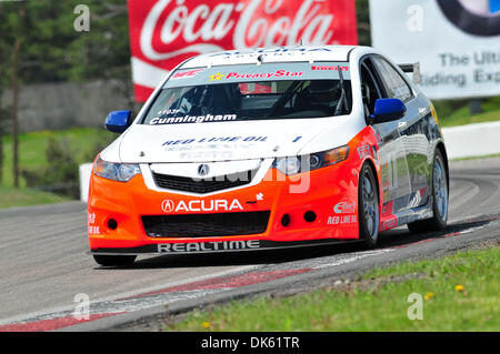 20. Mai 2011 - Bowmanville, Ontario, Kanada - Peter Cunningham von Milwaukee, WI #1 (GTS) RealTime/Acura Acura TSX während der Praxis für die Victoria Day Speedfest Wochenende auf dem Mosport International Raceway fahren. (Kredit-Bild: © Keith Hamilton/Southcreek Global/ZUMAPRESS.com) Stockfoto