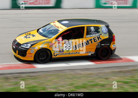 20. Mai 2011 - Bowmanville, Ontario, Kanada - Tristan Herbert von Reston, VA #33 (TC) fahren Brimtek Motorsport Volkswagen GTI während der Praxis für die Victoria Day Speedfest Wochenende auf dem Mosport International Raceway. (Kredit-Bild: © Keith Hamilton/Southcreek Global/ZUMAPRESS.com) Stockfoto