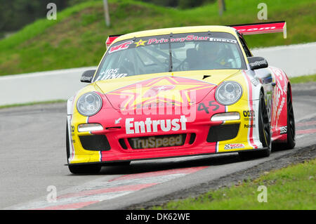 22. Mai 2011 qualifiziert - Bowmanville, Ontario, Kanada - Patrick Long von Bellaire, FL #45 fahren (GT) TruSpeed Porsche GT3 Cup zweiter für Runde 6 des Pirelli SCCA World Challenge Rennens. (Kredit-Bild: © Keith Hamilton/Southcreek Global/ZUMAPRESS.com) Stockfoto