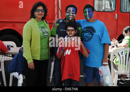 20. Juli 2011 - Seattle, Washington, Vereinigte Staaten von Amerika - Manchester United und Seattle Sounders FC-Fans vor Manchester United vs Seattle Sounders FC in eine internationale Freundschaftsspiele während Uniteds US-Vorsaison-Tour. (Kredit-Bild: © Chris Coulter/Southcreek Global/ZUMApress.com) Stockfoto