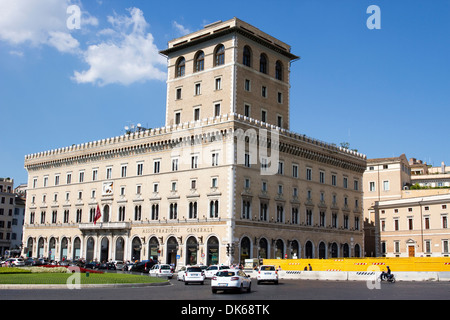 Palazzo Generali in Piazza Venezia in Rom, Lazio, Italien. Stockfoto