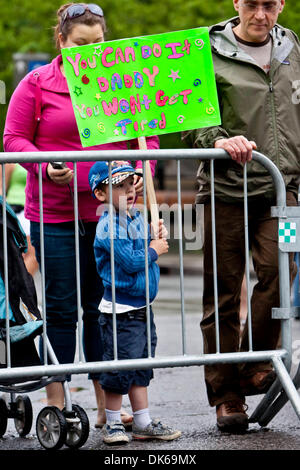 29. Mai 2011 - Ottawa, Ontario, Kanada - 29. Mai 2011 - A junge Fan während des nationalen Kapitals-Marathons in der Innenstadt von Ottawa, Ontario, Kanada. (Kredit-Bild: © Leon Switzer/Southcreek Global/ZUMAPRESS.com) Stockfoto