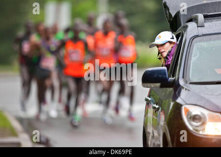 29. Mai 2011 - Mai Ottawa, Ontario, Kanada - 29, 2011, eines Beamten der Marathon während des nationalen Kapitals-Marathons in der Innenstadt von Ottawa, Ontario, Kanada. (Kredit-Bild: © Leon Switzer/Southcreek Global/ZUMAPRESS.com) Stockfoto