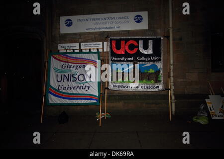 Glasgow, Schottland. 3. Dezember 2013 beginnen Glasgow Universität, University Ave, Glasgow, Schottland, UK - Mitarbeiter aus UCU, Unite & unisono Gewerkschaften Streiks über Löhne und Arbeitsbedingungen. Paul Stewart /Alamy News Stockfoto