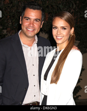 Cash Warren und Jessica Alba 2012 Environmental Media Awards statt bei Warner Bros Studios-Ankünfte Burbank, Kalifornien, USA Stockfoto