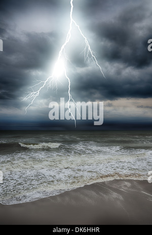 Sturm auf dem Meer nach einem Regen. HDR-Bild Stockfoto