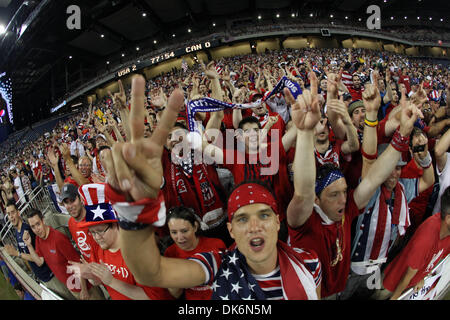 7. Juni 2011 - Detroit, Michigan, USA - USA-fans feuern ihre Mannschaft während des CONCACAF Gold Cup-Spiels im Ford Field. USA gegen Kanada 2: 0. (Kredit-Bild: © Rey Del Rio/Southcreek Global/ZUMAPRESS.com) Stockfoto