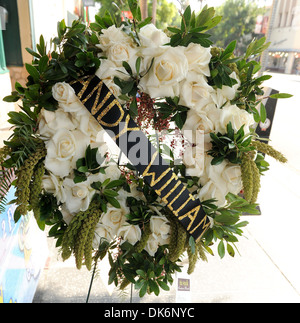 Andy Williams "Stern" auf Hollywood walk of Fame in Hollywood - Floral Tribute / Blumen Los Angeles Kalifornien - 26.09.12 Stockfoto