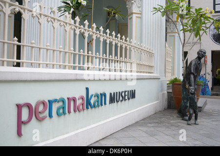 Kolonialarchitektur im Peranakan Museum in Singapur Stockfoto