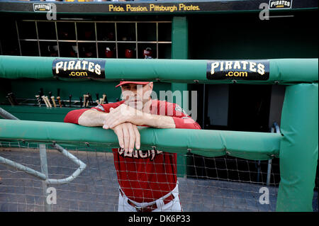 8. Juni 2011 - nehmen PENNSYLVANNIA, Pittsburgh, USA - Arizona-Diamantmarkierungen Manager Kirk Gibson (23) vor dem Start des Spiels als die Pittsburgh Pirates auf die Arizona Diamondbacks im PNC Park in Pittsburgh, PA... Piraten besiegen die Diamondbacks 3-2 in 12 Innings. (Kredit-Bild: © Dean Beattie/Southcreek Global/ZUMAPRESS.com) Stockfoto