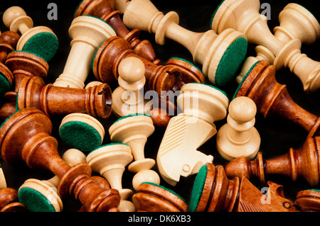Schachfiguren in einer box Stockfoto