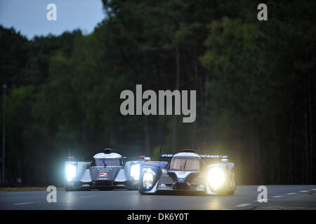 9. Juni 2011 - Le Mans, Frankreich - Peugeot Sport Total Peugeot 908, #8, Franck Montagny, Staephane Sarrazin, Nicolas Minassian im Zeittraining Donnerstag für die 24 Stunden von Le Mans. (Kredit-Bild: © Rainer Ehrhardt/ZUMAPRESS.com) Stockfoto