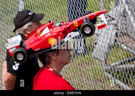 10. Juni 2011 - Montreal, Quebec, Kanada - 10. Juni 2011: F1-Fan beim Training am Freitag am Circuit Gilles Villeneuve in Montreal, Quebec, Kanada. (Kredit-Bild: © Leon Switzer/Southcreek Global/ZUMAPRESS.com) Stockfoto