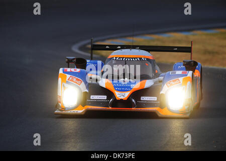 12. Juni 2011 - Le Mans, Frankreich - Oreca Fahrer NICOLAS LAPIERRE, von Frankreich, während der 24 Stunden von Le Mans Autorennen. (Kredit-Bild: © Rainer Ehrhardt/ZUMAPRESS.com) Stockfoto