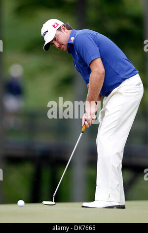 16. Juni 2011 - Bethesda, Maryland, USA - GRAEME McDOWELL putts auf Loch #9 in der ersten Runde des Spiels bei den US Open (Credit-Bild: © James Berglie/ZUMAPRESS.com) Stockfoto