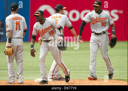 16. Juni 2011 - Toronto, Ontario, Kanada - das Baltimore Orioles feiern ihren Sieg. Baltimore Orioles spielte die Toronto Blue Jays an das Rogers Centre in Toronto, Ontario. Baltimore Orioles besiegt die Toronto Blue Jays-4 - 3. (Kredit-Bild: © Keith Hamilton/Southcreek Global/ZUMAPRESS.com) Stockfoto