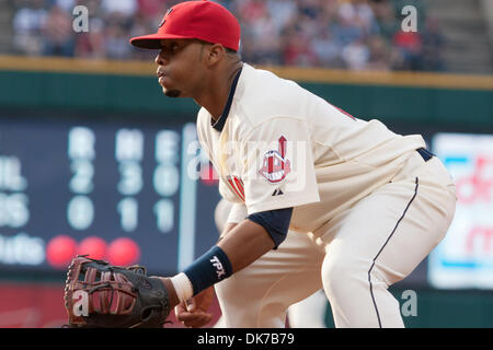 18. Juni 2011 - Cleveland, Ohio, USA - Cleveland erster Basisspieler Carlos Santana (41) während des Spiels gegen Pittsburgh.  Die Cleveland Indians gegen die Pittsburgh Pirates 5-1 bei Progressive Field in Cleveland, Ohio. (Kredit-Bild: © Frank Jansky/Southcreek Global/ZUMAPRESS.com) Stockfoto