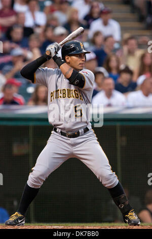 18. Juni 2011 - Cleveland, Ohio, USA - Pittsburgh Shortstop Ronny Cedeno (5) at bat während der sechsten Inning gegen Cleveland.  Die Cleveland Indians gegen die Pittsburgh Pirates 5-1 bei Progressive Field in Cleveland, Ohio. (Kredit-Bild: © Frank Jansky/Southcreek Global/ZUMAPRESS.com) Stockfoto