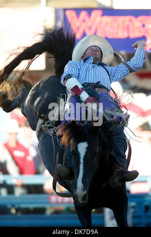 20. Juni 2011 - Reno, Nevada, USA - reitet Brian Bain von Culver, oder 922 beim Reno Rodeo. (Kredit-Bild: © Matt Cohen/Southcreek Global/ZUMAPRESS.com) Stockfoto