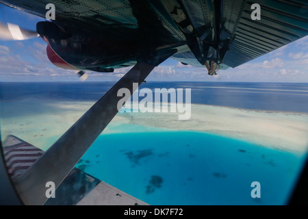 Wasser Flugzeug über Malediven blue water Flying Stockfoto