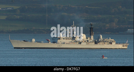 HMS Edinburgh kommt für ihr Finale Besuch in ihrem Namensvetter Stadt, wie sie ist in den Ruhestand vom service Stockfoto