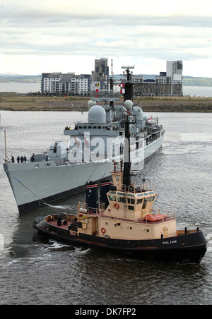 HMS Edinburgh kommt für ihr Finale Besuch in ihrem Namensvetter Stadt, wie sie ist in den Ruhestand vom service Stockfoto