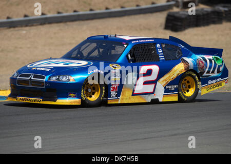 24. Juni 2011 - Sonoma, Kalifornien, USA - Penske Racing Pilot Brad Keselowski (2) in der Miller Lite Dodge während des Trainings in der NASCAR Sprint Cup Series Toyota sparen Mart 350 auf dem Infineon Raceway. (Kredit-Bild: © Matt Cohen/Southcreek Global/ZUMAPRESS.com) Stockfoto