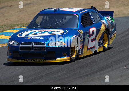 24. Juni 2011 - Sonoma, Kalifornien, USA - Penske Racing Pilot Brad Keselowski (2) in der Miller Lite Dodge während des Trainings in der NASCAR Sprint Cup Series Toyota sparen Mart 350 auf dem Infineon Raceway. (Kredit-Bild: © Matt Cohen/Southcreek Global/ZUMAPRESS.com) Stockfoto