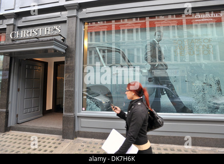 Atmosphäre 50 Jahre James Bond - drücken Sie Anzeig bei Christie's London South Kensington Verkaufsraum London England - 28.09.12 Stockfoto
