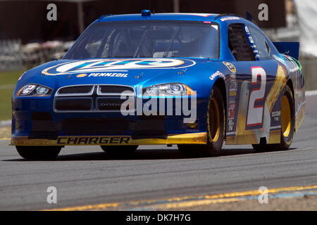 24. Juni 2011 - Sonoma, Kalifornien, USA - Penske Racing Pilot Brad Keselowski (2) in der Miller Lite Dodge während des Trainings in der NASCAR Sprint Cup Series Toyota sparen Mart 350 auf dem Infineon Raceway. (Kredit-Bild: © Matt Cohen/Southcreek Global/ZUMAPRESS.com) Stockfoto