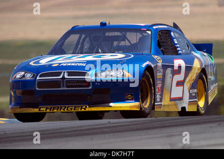 24. Juni 2011 - Sonoma, Kalifornien, USA - Penske Racing Pilot Brad Keselowski (2) in der Miller Lite Dodge während des Trainings in der NASCAR Sprint Cup Series Toyota sparen Mart 350 auf dem Infineon Raceway. (Kredit-Bild: © Matt Cohen/Southcreek Global/ZUMAPRESS.com) Stockfoto