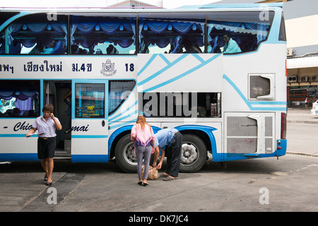 Double deck gov Bus nach Chiang Mai, Mo Chit, Bangkok, Thailand Stockfoto