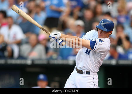 25. Juni 2011 - Kansas City, Missouri, USA - Kansas City Royals zweiter Basisspieler Chris Getz (17) während eines Spiels zwischen den Chicago Cubs und die Kansas City Royals im Kauffman Stadium in Kansas City, Missouri. Die Royals besiegte die Cubs 3-2. (Kredit-Bild: © Scott Kane/Southcreek Global/ZUMAPRESS.com) Stockfoto