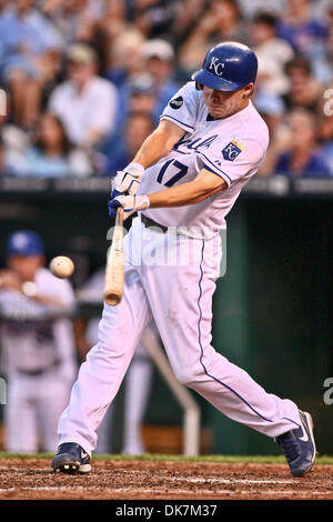 25. Juni 2011 - Kansas City, Missouri, USA - Kansas City Royals zweiter Basisspieler Chris Getz (17) at bat während eines Spiels zwischen den Chicago Cubs und die Kansas City Royals im Kauffman Stadium in Kansas City, Missouri. Die Royals besiegte die Cubs 3-2. (Kredit-Bild: © Scott Kane/Southcreek Global/ZUMAPRESS.com) Stockfoto
