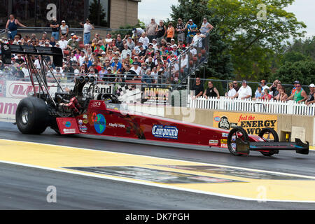 26. Juni 2011 - Norwalk, Ohio, USA - Scott Palmer (#5050, MARCK INDUSTRIES) konkurriert in Top Fuel Dragster während der fünften jährlichen Gipfel Racing Equipment NHRA Nationals in Summit Racing Equipment Motorsports Park in Norwalk, Ohio. (Kredit-Bild: © Frank Jansky/Southcreek Global/ZUMAPRESS.com) Stockfoto