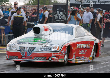 26. Juni 2011 - Norwalk, Ohio, USA - konkurriert Mike Edwards (#3, PENHALL/K & N/INTEROhio) in Pro Stock während der fünften jährlichen Gipfel Racing Equipment NHRA Nationals in Summit Racing Equipment Motorsports Park in Norwalk, Ohio. (Kredit-Bild: © Frank Jansky/Southcreek Global/ZUMAPRESS.com) Stockfoto