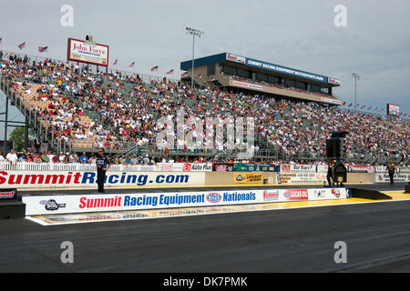 26. Juni 2011 - Norwalk, Ohio, USA - der Startlinie vor dem letzten Rennen von der fünften jährlichen Gipfel Racing Equipment NHRA Nationals in Summit Racing Equipment Motorsports Park in Norwalk, Ohio. (Kredit-Bild: © Frank Jansky/Southcreek Global/ZUMAPRESS.com) Stockfoto