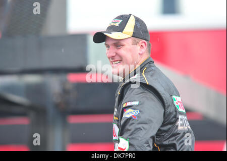 26. Juni 2011 - Bowmanville, Ontario, Kanada - DJ Kennington Fahrer # 17 Castrol Edge Dodge feiert seinen Sieg in der Nascar Canadian Tire Serie Vortex Bremsbeläge 200 auf dem Mosport International Raceway, Bowmanville, Ontario. (Kredit-Bild: © Keith Hamilton/Southcreek Global/ZUMAPRESS.com) Stockfoto