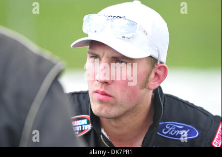 26. Juni 2011 zweiter Fahrer - Bowmanville, Ontario, Kanada - JR Fitzpatrick von #84 Schick/Ausrüstung Express Chevrolet in der Nascar Canadian Tire Serie Vortex Bremsbeläge 200 auf dem Mosport International Raceway, Bowmanville, Ontario. (Kredit-Bild: © Keith Hamilton/Southcreek Global/ZUMAPRESS.com) Stockfoto