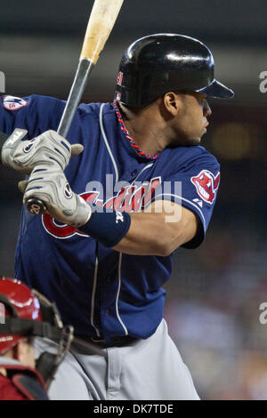 29. Juni 2011 - Phoenix, Arizona, USA - Cleveland Indians erster Basisspieler Carlos Santana (41) wartet auf einen Platz in einem Spiel gegen die Arizona Diamondbacks. Die Indianer besiegt die Diamondbacks 6-2 im letzten Spiel der drei interleague Spielserie im Chase Field in Phoenix, Arizona. (Kredit-Bild: © Chris Pondy/Southcreek Global/ZUMAPRESS.com) Stockfoto