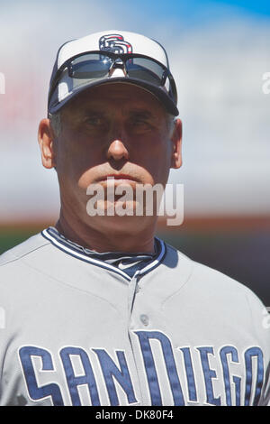 4. Juli 2011 - San Francisco, Kalifornien, USA - Padres Manager Bud Black (20) während der MLB-Spiel zwischen den San Francisco Giants und den San Diego Padres im AT&T Park in San Francisco, Kalifornien.  Die Padres gewann 5: 3. (Kredit-Bild: © Matt Cohen/Southcreek Global/ZUMAPRESS.com) Stockfoto